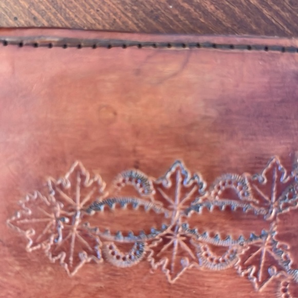 Vintage Hand Tooled Genuine Leather Mini Bag Schooner Maple Leafs - Picture 9 of 11